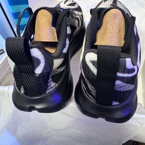 •DS• BRANDBLACK Running Sneaker in Black/White • 10.5M /12W main image 4